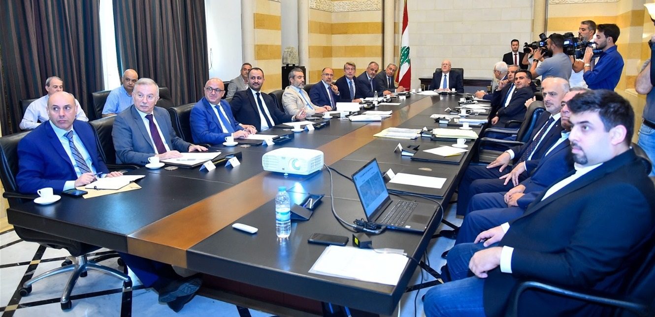 إجتماع لجنة الكهرباء في السراي أمس