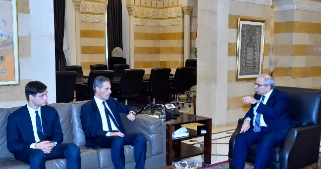 سلام عرض مع السفير الفرنسي لدور الميكانيزم