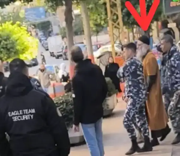 بالصورة- الشيخ أحمد الأسير في الطريق الجديدة