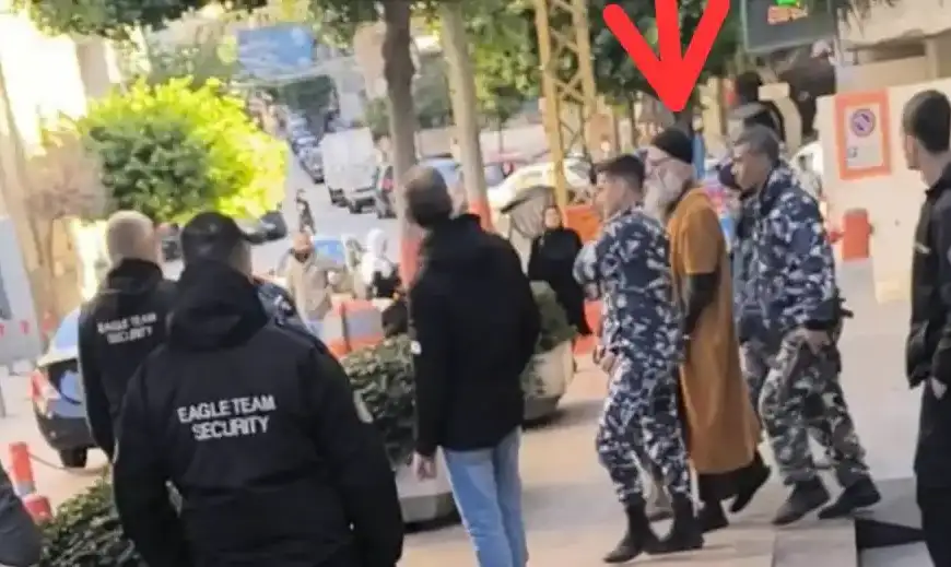 بالصورة- الشيخ أحمد الأسير في الطريق الجديدة