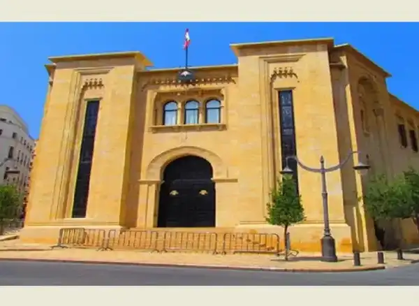 بري يصل الى مجلس النواب