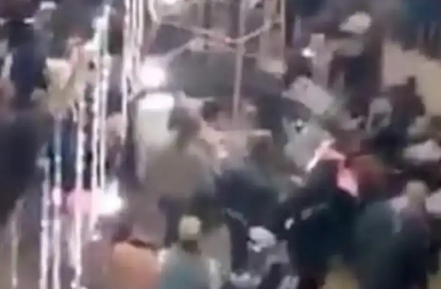 بالفيديو – 33 إصابة في إنفجار خلال حفل…