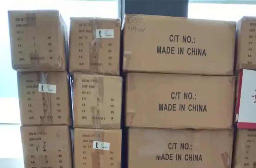 بالفيديو- ضبط شاحنة محمّلة بأحذية مهرّبة خاضعة لقانون…