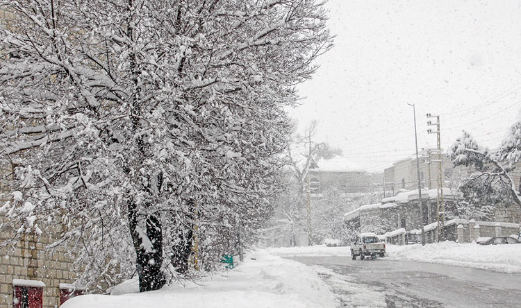 بالفيديو- أحوال الطرق ونصائح للسائقين في جرود الضنية