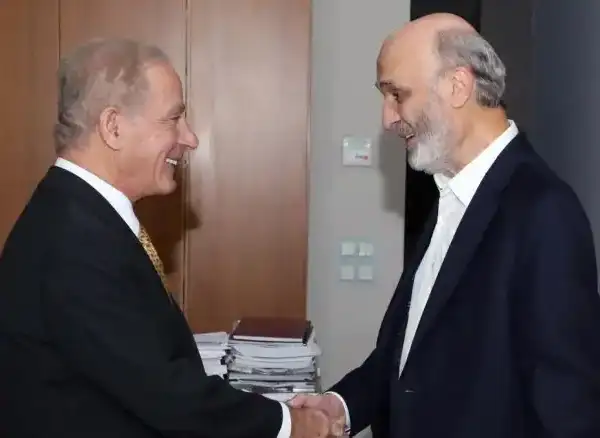 جعجع التقى السفير عيسى على مدى ساعتين