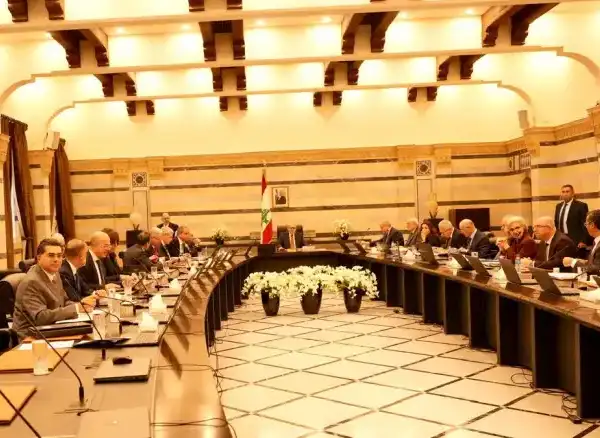 بدء جلسة مجلس الوزراء في السرايا