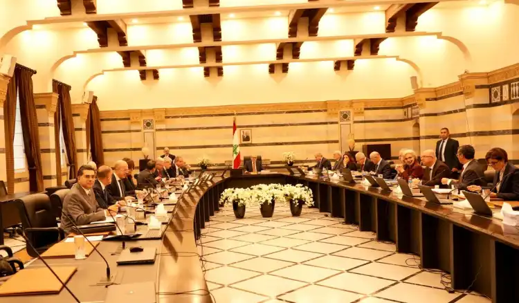 بدء جلسة مجلس الوزراء في السرايا