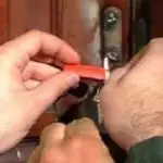 ختم معمل لتصنيع الالبان في الصالحية بالشمع الأحمر