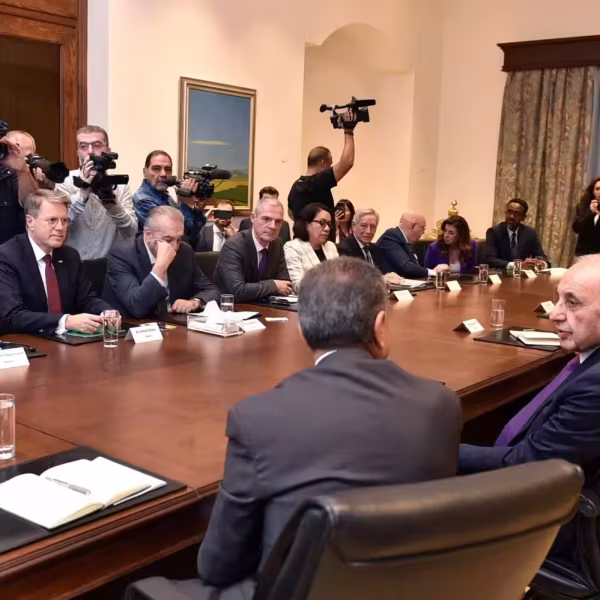 توافق رئاسي ثلاثي لبناني على الجانب «التقني –…