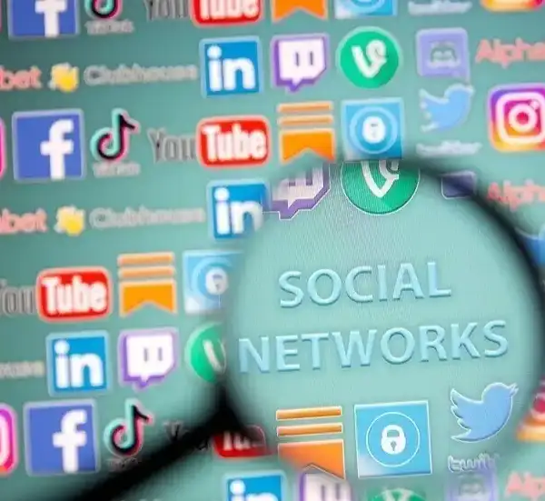 الـ Social Media ممنوع للقاصرين!