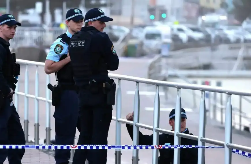 أب وابنه.. أستراليا تعلن تفاصيل جديدة عن هجوم&hellip;