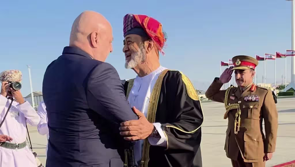 عون-في-عمان-السلطان-هيثم-بن-طارق