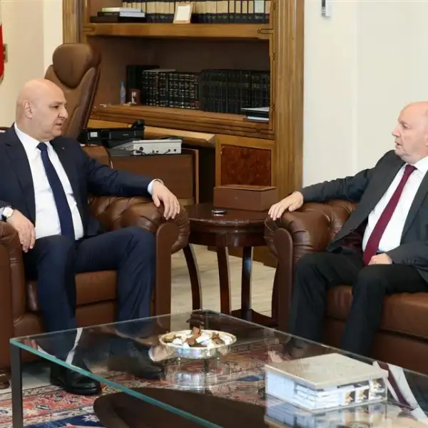 ملفّ الرواتب وإضراب القطاع العام بين عون والأسمر