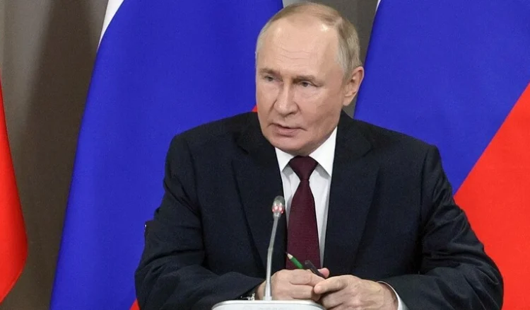 بوتين يهنئ ترامب بعيد الميلاد