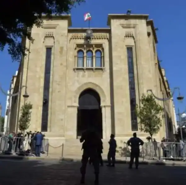 رئيس المجلس يسعى لتأمين النصاب والمقاطعون: لا يقيم&hellip;