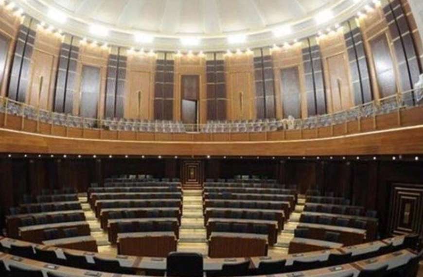 برّي يبتز للتشريع و “الحزب” يستجدي الرياض لفك&hellip;