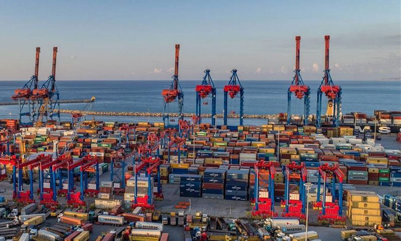 بالفيديو – شاهدوا ما يحدث في مرفأ بيروت