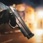 ضبط مسدّسات مهرّبة في المطار