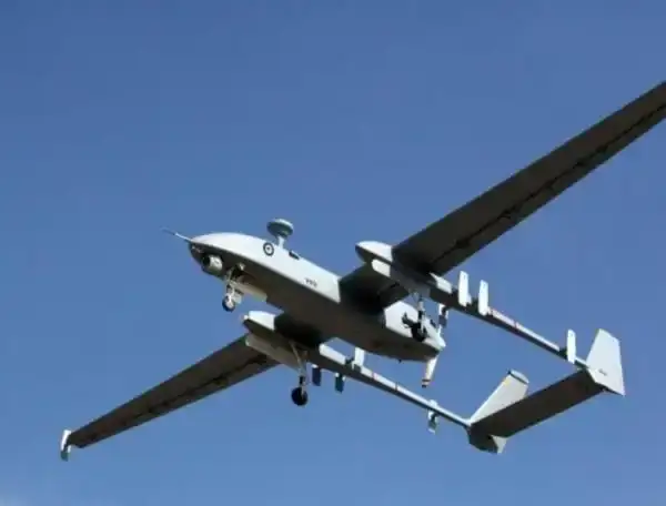 درون تحلّق دائريًا فوق هذه المنطقة