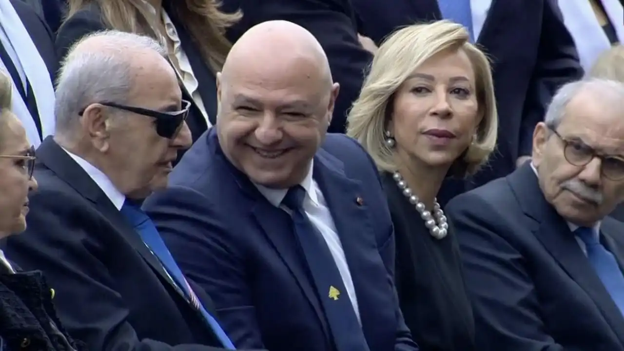 مشهد-رئيس-الجمهوريّة-جوزاف-عون-ورئيس-مجلس-النوّاب-نبيه-بري-الضاحك