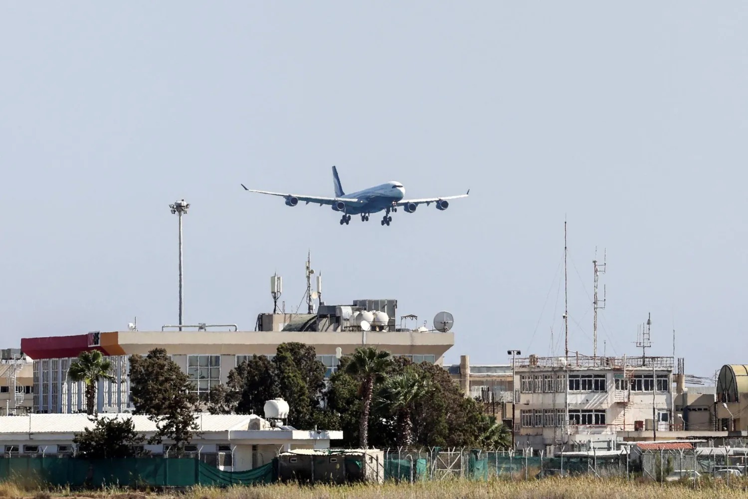 مطار-بيروت-طائرة-ميدل-ايست