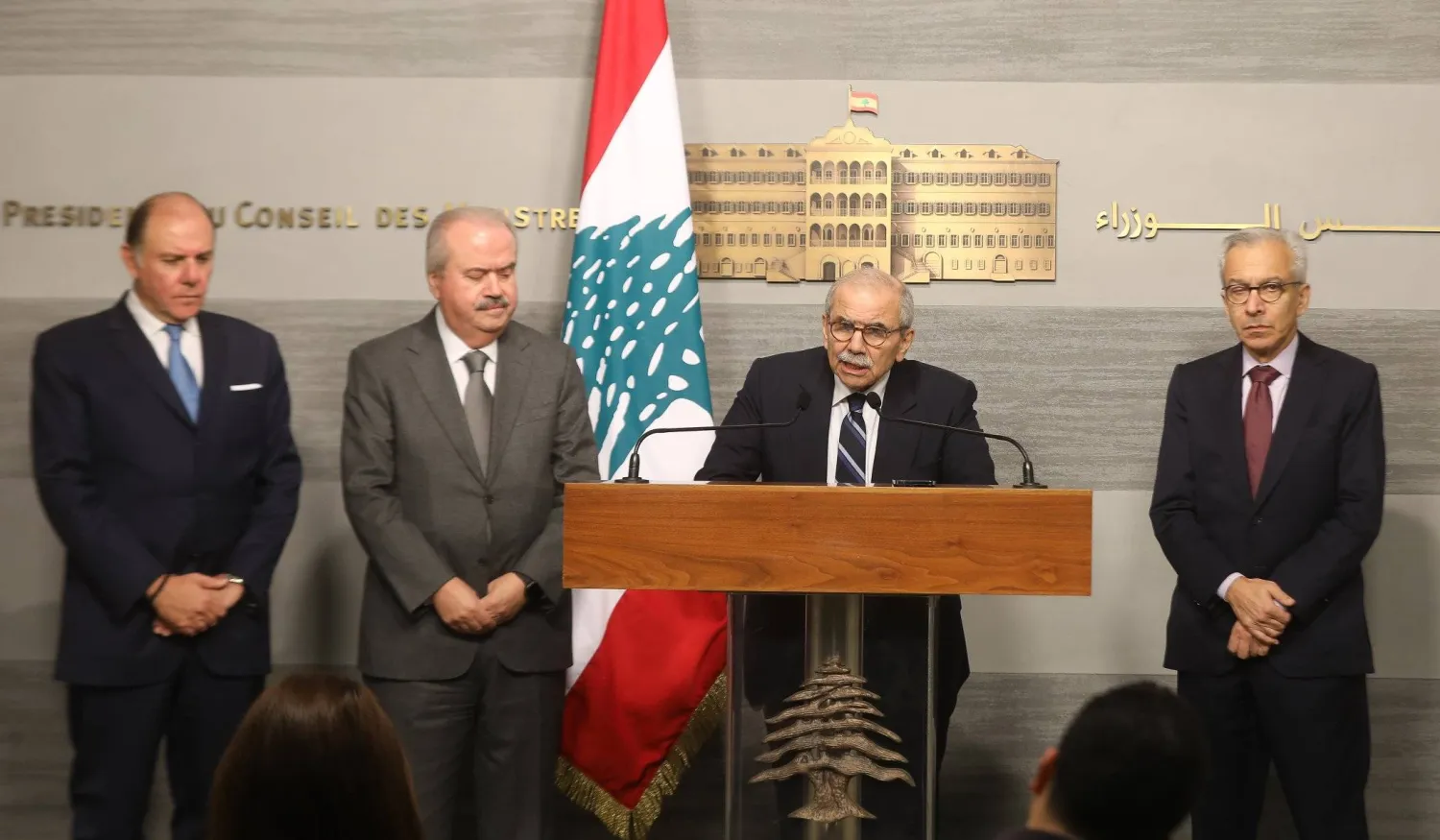 نواف سلام وزير المالية ياسين جابر ووزير الاقتصاد عامر البساط وحاكم مصرف لبنان كريم سعيد