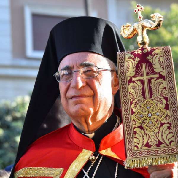 البطريرك العبسي للبابا: رجاؤنا أن تواصلوا جهودكم لمنحنا…