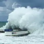 لبنان في كنف العاصفة البيضاء وعينه على «إعصار النار»