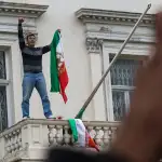 “فايننشال تايمز” تكشف خيوط شبكة علاقات غير مشروعة بين فنزويلا و”حزب الله”