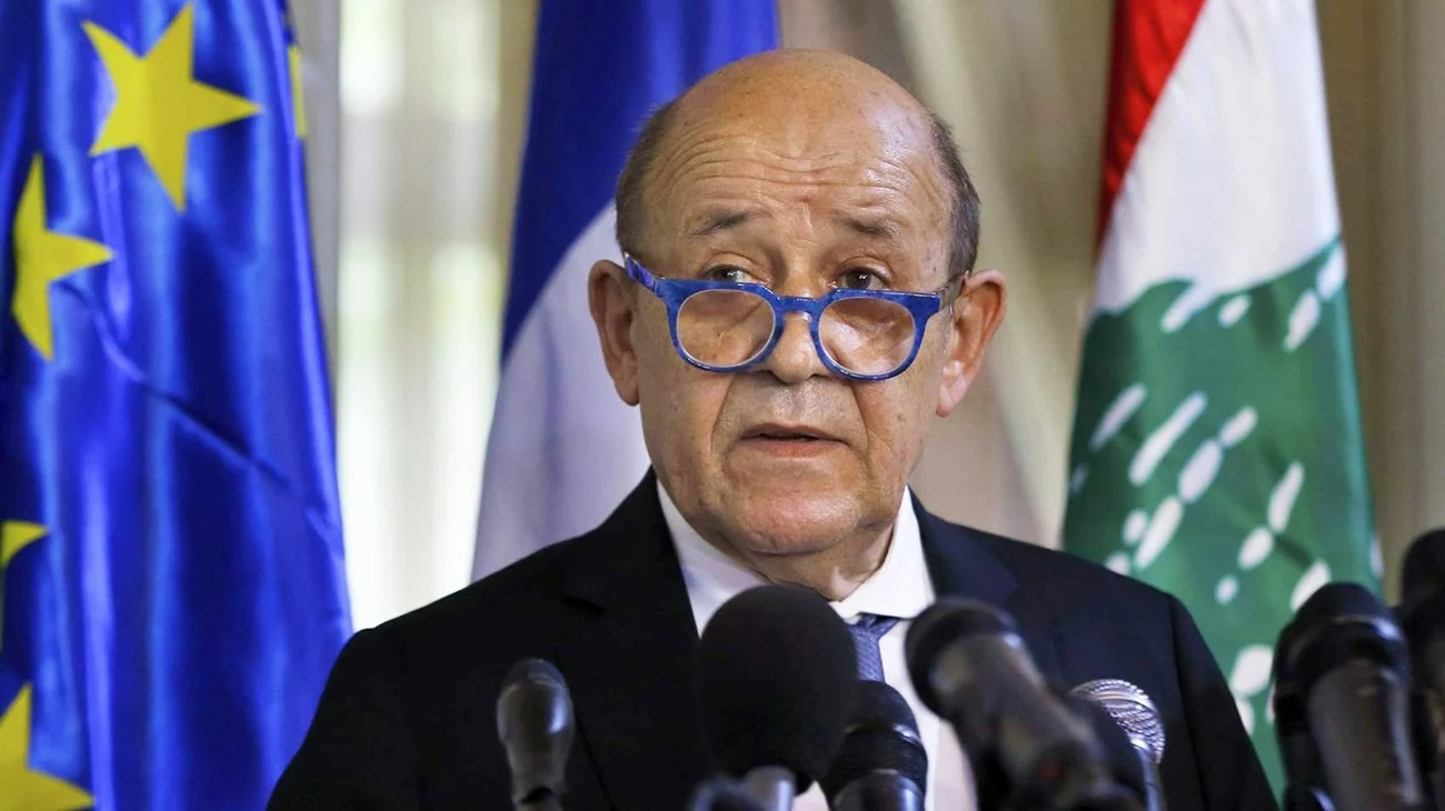 وصول لودريان إلى مطار بيروت