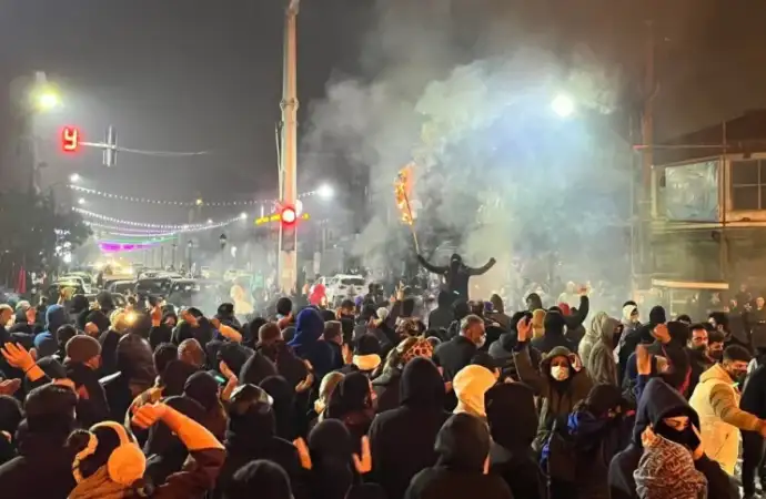 مقتل 3428 متظاهرًا واعتقال أكثر من 10 آلاف خلال 18 يومًا