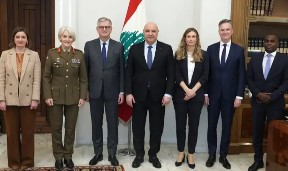 aaonlakroa 193523 large