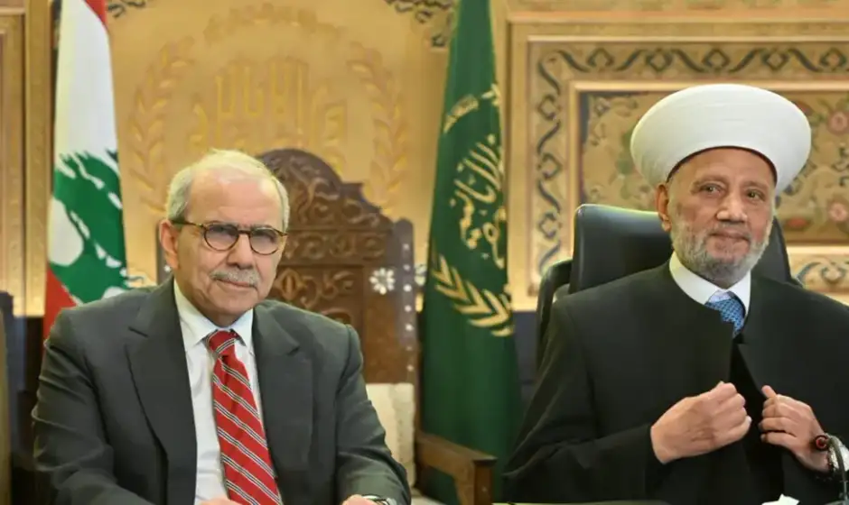 deryan 134632 large 232031 large