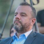 بالفيديو- السيّدة فيروز تتقبّل التعازي بابنها هلي