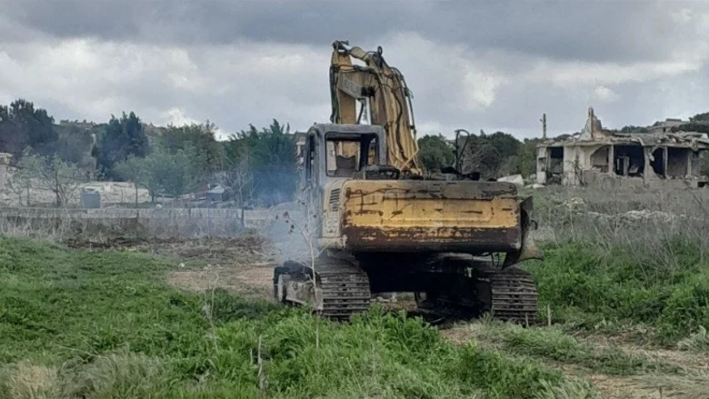 استهداف-حفارة-في-عيتا-الشعب