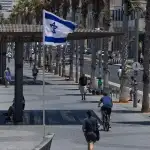 بالصور- “ظاهرة نادرة”… ولادة عجل برأسين في عكار شمالي لبنان