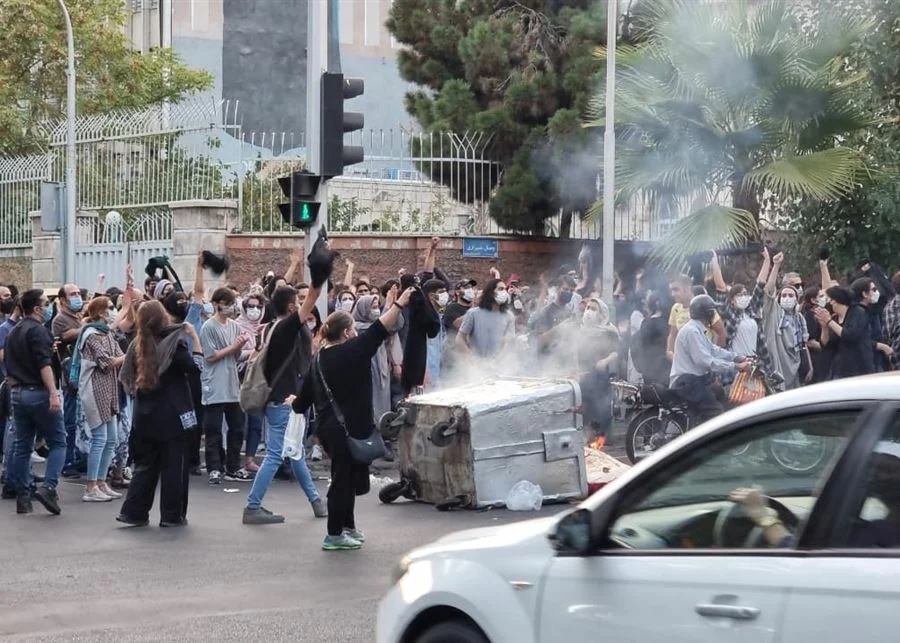 في اليوم التالي.. من يملأ الفراغ إذا سقط النظام في إيران؟