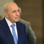 الطرق الجبلية المقطوعة بسبب تراكم الثلوج