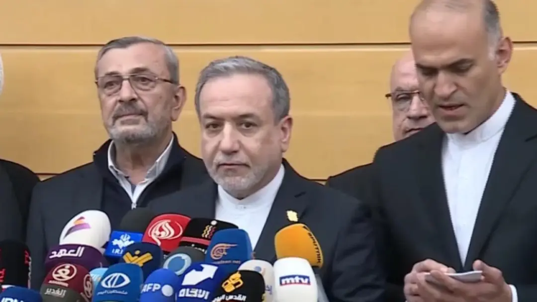 عراقجي من المطار: عازمون على تعزيز العلاقات الثنائية على أساس الاحترام المتبادل