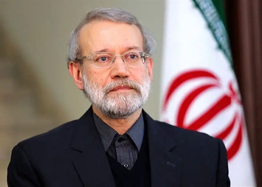 لاريجاني: إيران في قلب حرب.. ويلوّح بالخطر الداخلي