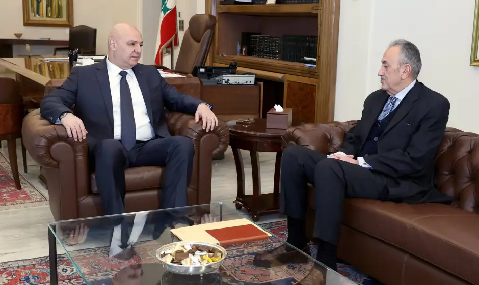 عون وسيمون كرم