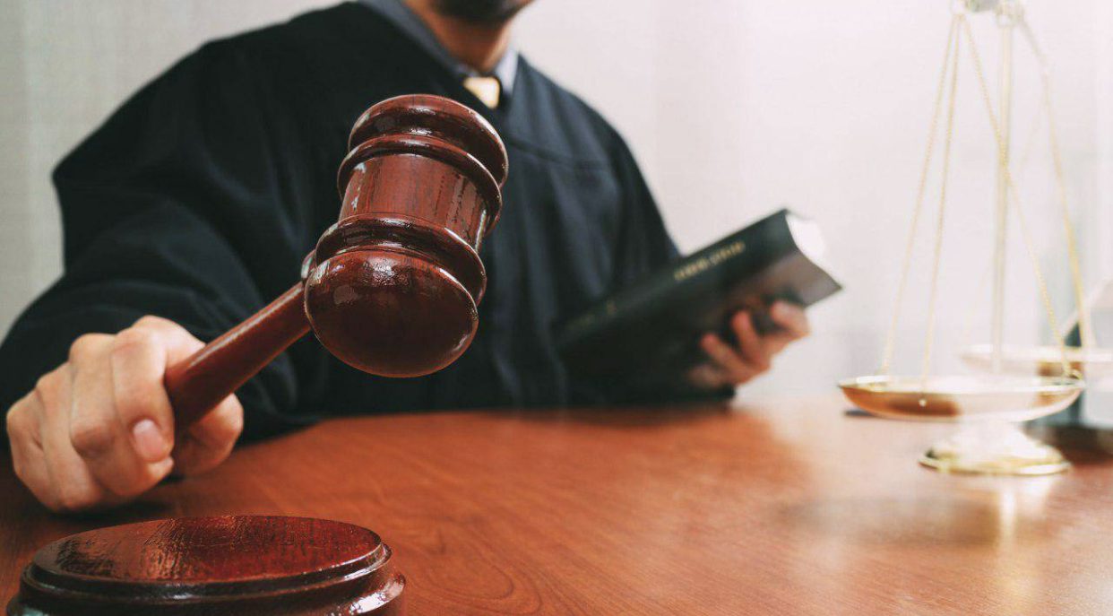 محكمة حكم قضاء قضاة