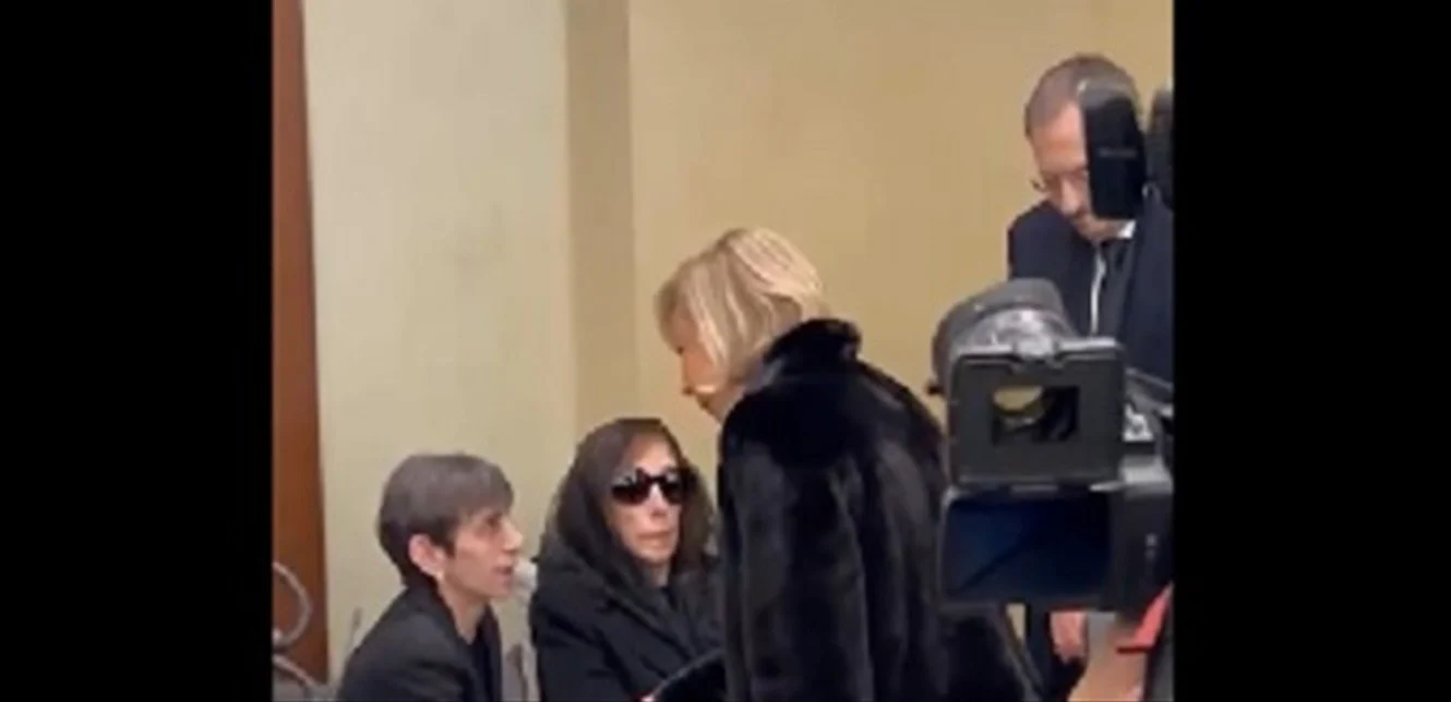 بالفيديو- اللبنانيّة الأولى تقدّم واجب العزاء للسيّدة فيروز